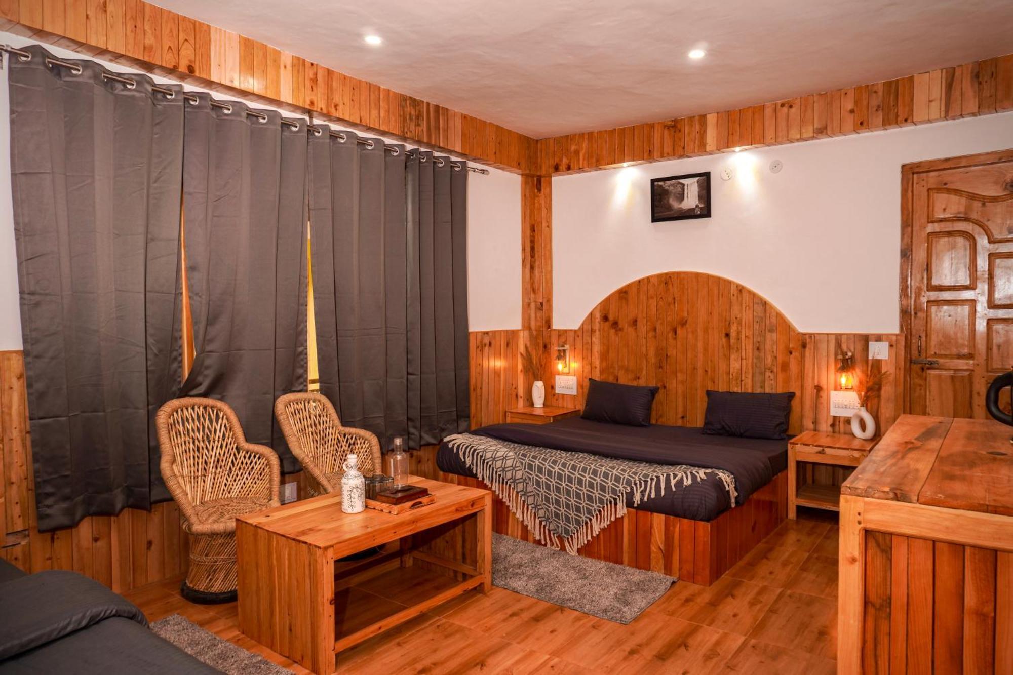 Odin Hostel Jibhi Экстерьер фото